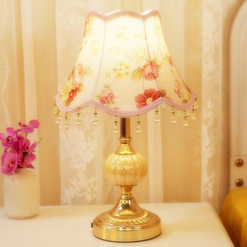 网红欧式暖光台灯奶油风台灯轻奢高级感女孩卧室床头台插电式可爱