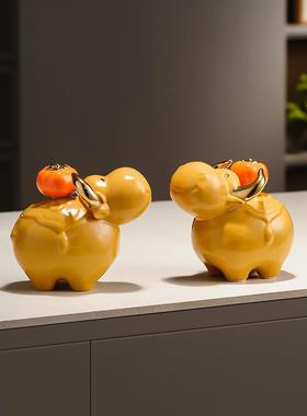 牛气冲天牛柿摆件店铺开业办公室乔迁装饰品运势如虹创意陶瓷摆设