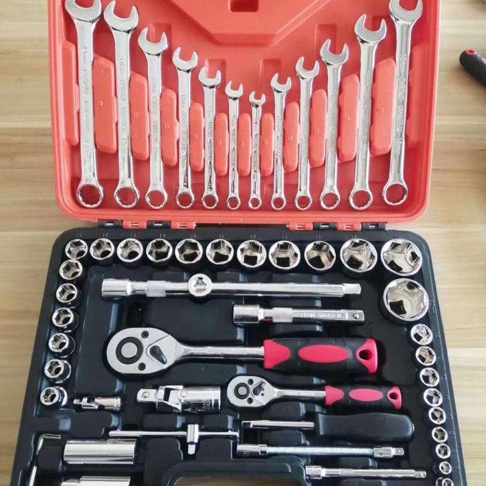 手动套筒扳手61件82件94件套筒套装组合工具汽修工具组合车载套装