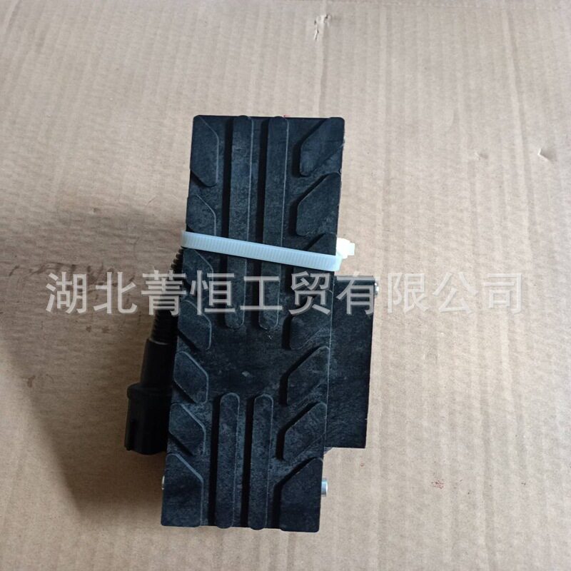 东风轻卡配件-加速踏板总成1108010-Z82181
