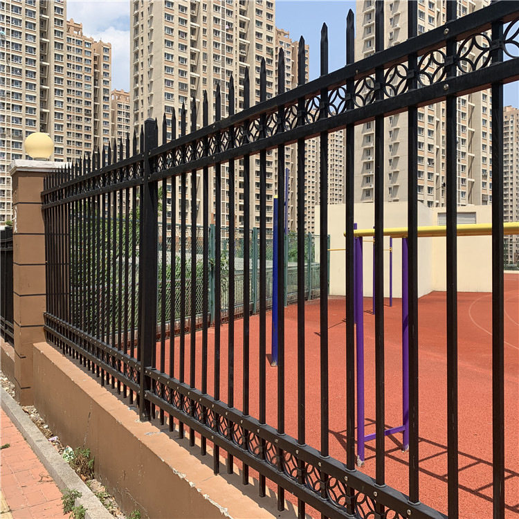 建筑铝合金栏杆锌钢防护护栏围墙小区学校庭院隔离焊冲孔安全格栅