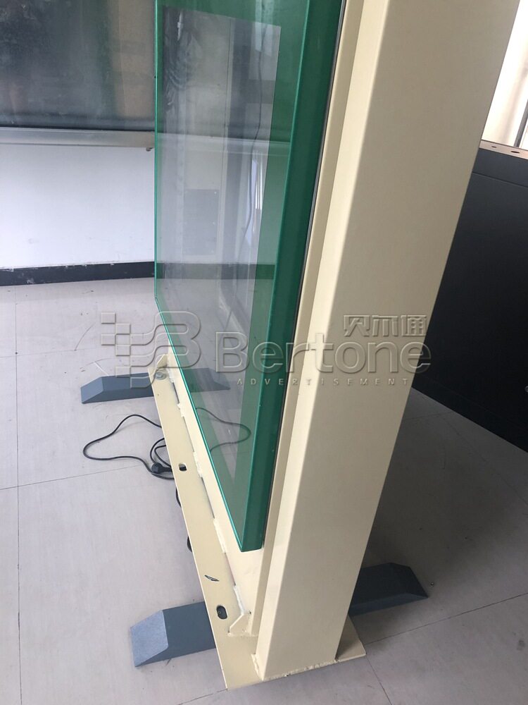 报刊栏企业异形广告牌 广告灯箱候车亭公交站台 指路牌灯箱