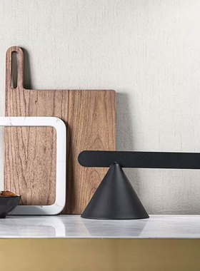 现代简约创意几何圆锥黑色铁艺摆件样板房展厅餐厅厨房配饰