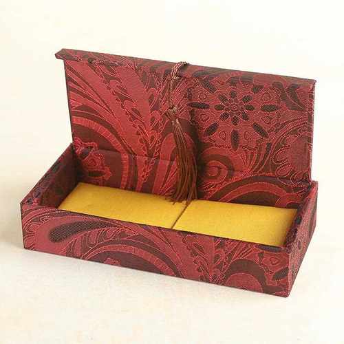 直销新款义乌梳子礼盒包装盒现货古风锦盒锦缎布艺伴手礼品檀木梳