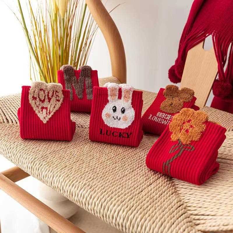 直销新款本命年大红袜子女韩版中筒圣诞袜ins潮百搭高颜值森系秋