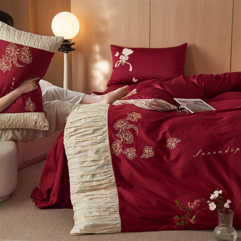 在耳边简约喜庆红色纯棉100s贡缎结婚四件套长S绒棉刺绣婚庆床品