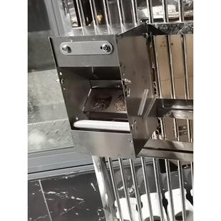 中、大型鹦鹉不锈钢自动喂料机防喷防咬鸟食盒可内外悬挂