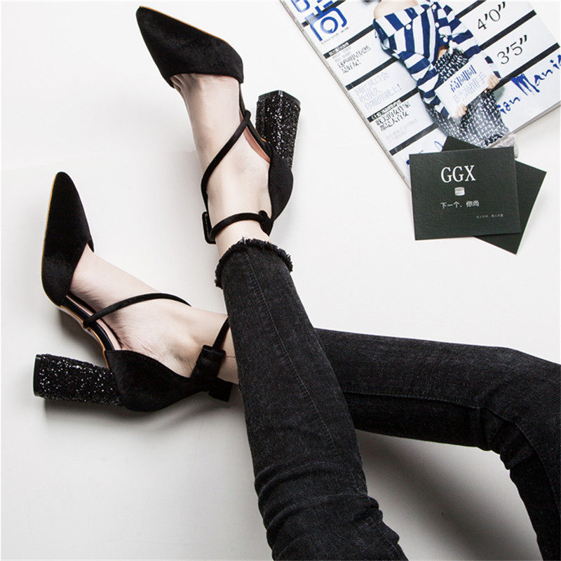 2021早春新款一字扣尖头高跟鞋女拼色粗跟黑色百搭交叉绑带单鞋夏