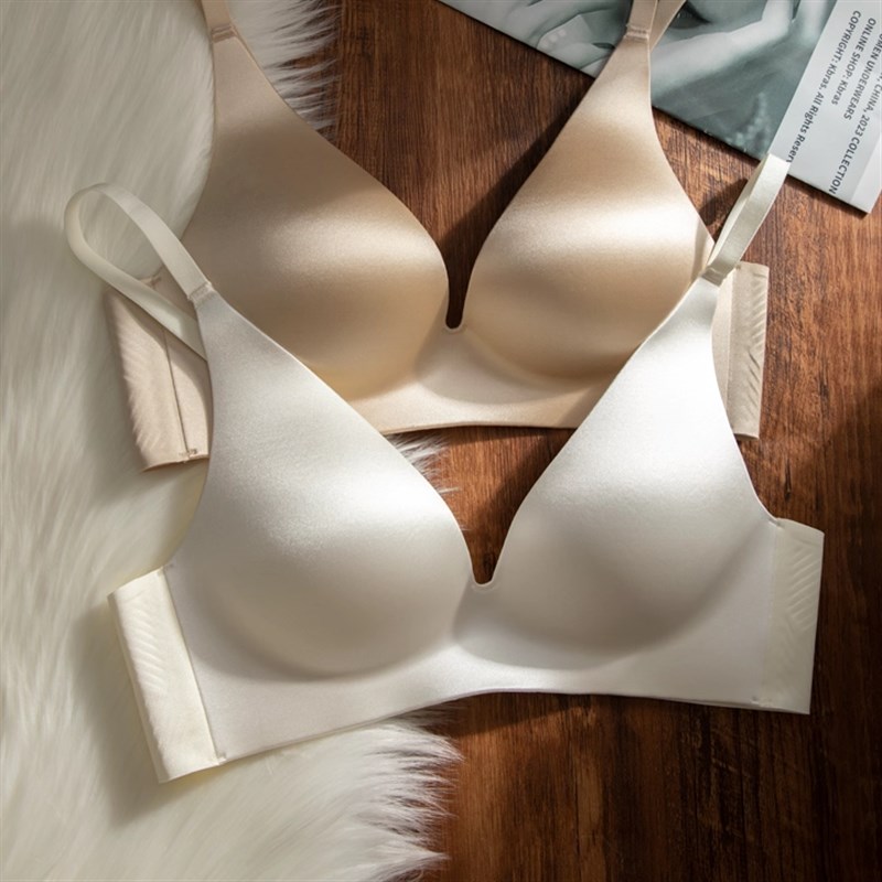 深V缎面一片式内衣女小胸聚拢2025新款夏薄款收副乳文胸