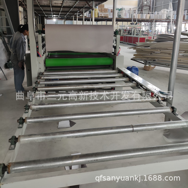 PVC发泡板软硬包贴面机冰火板贴纸机细木工软纸装饰板贴面机
