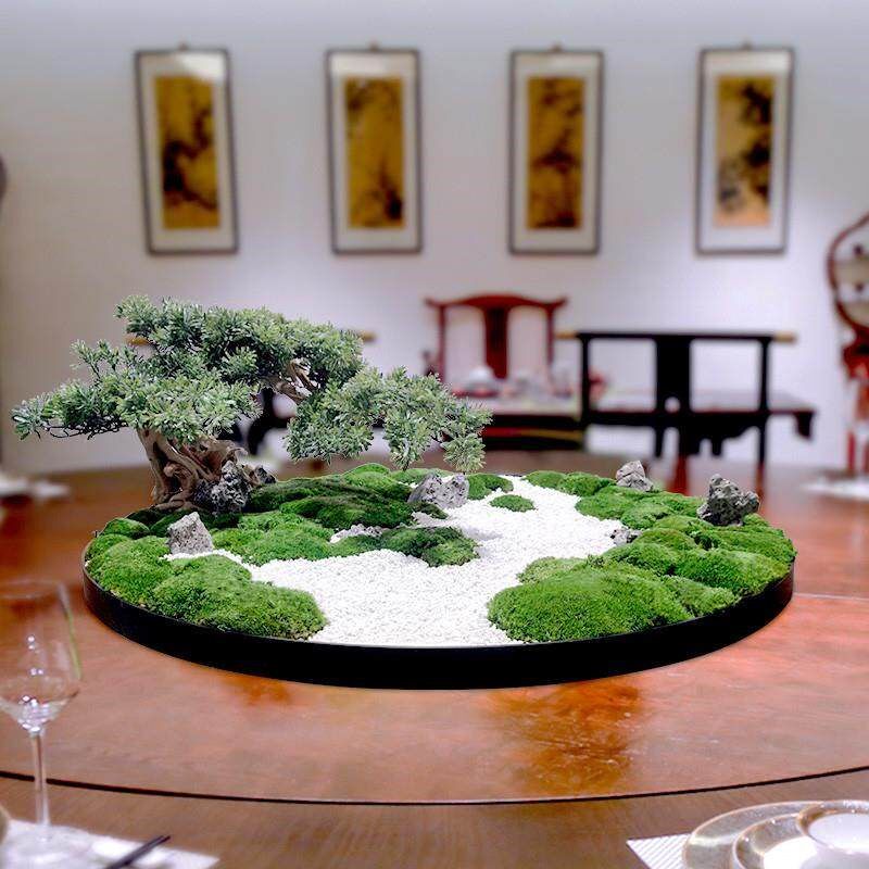高档餐桌上的装饰品景观摆件酒店餐厅圆形台面摆T花转盘造景彷真