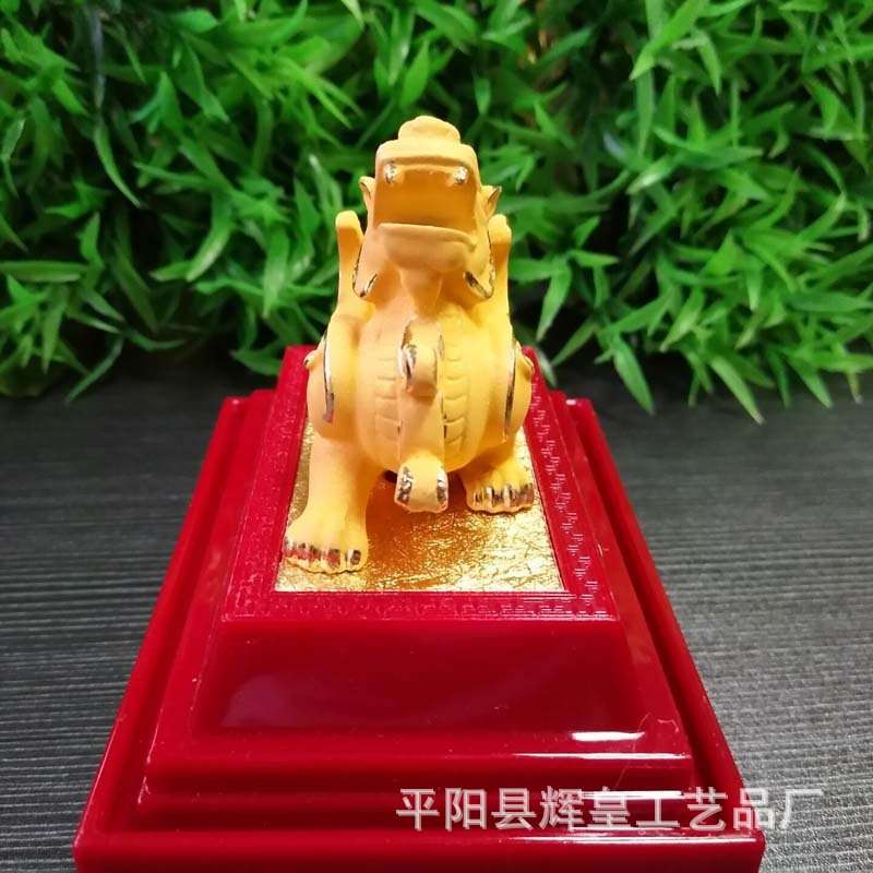 红色底座 绒沙金貔貅 大招财 精美工艺摆件 铸金工艺品