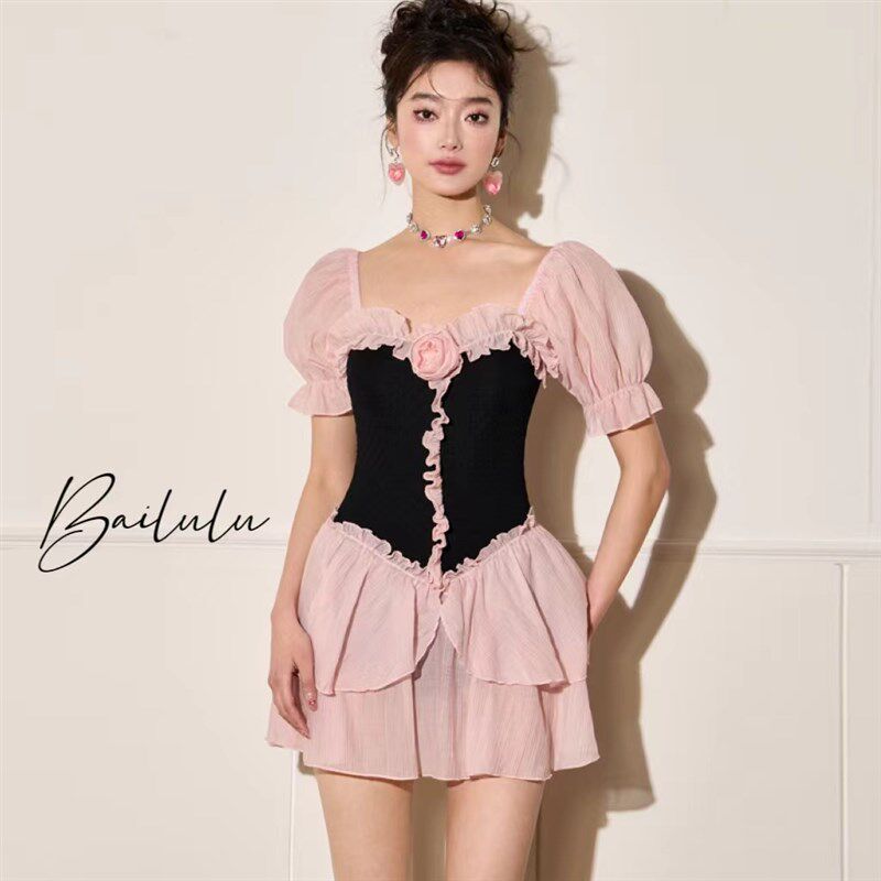 泳衣女款2024新款高级感保守连体遮肚子显瘦裙式泡温泉仙女范度假