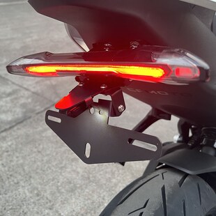 适用于春风675SR-R改装牌照架675sr短尾支架原车V孔无损安装配件