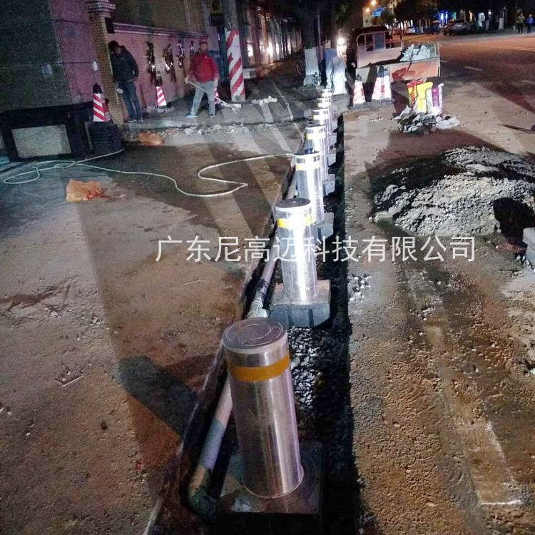学校出入口304不锈钢防撞柱,机场车站景区挡车路障,尼高迈升降柱