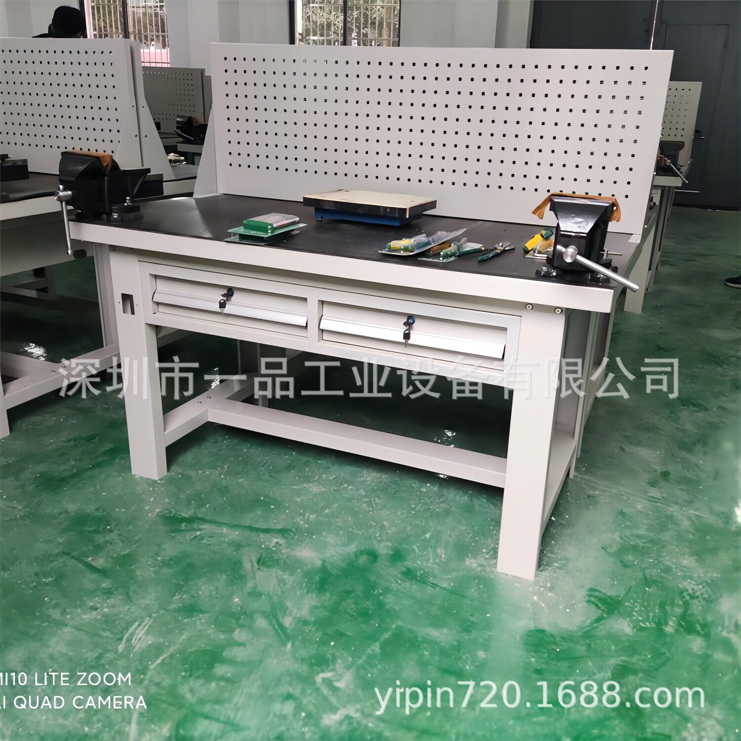 技校实训操作台六角工作台四工位重型钳工桌六角形带虎钳工具吊柜