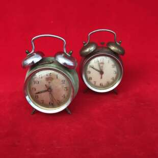 民俗老物件民国老钟表小闹钟收藏座钟杂项老东西旧货古董怀旧摆件