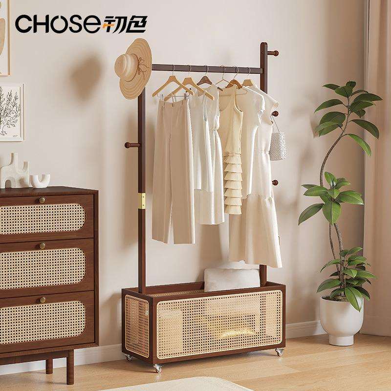 2024新款可移动实木挂衣架卧室落地式衣帽架脏衣篓带轮衣服置物架