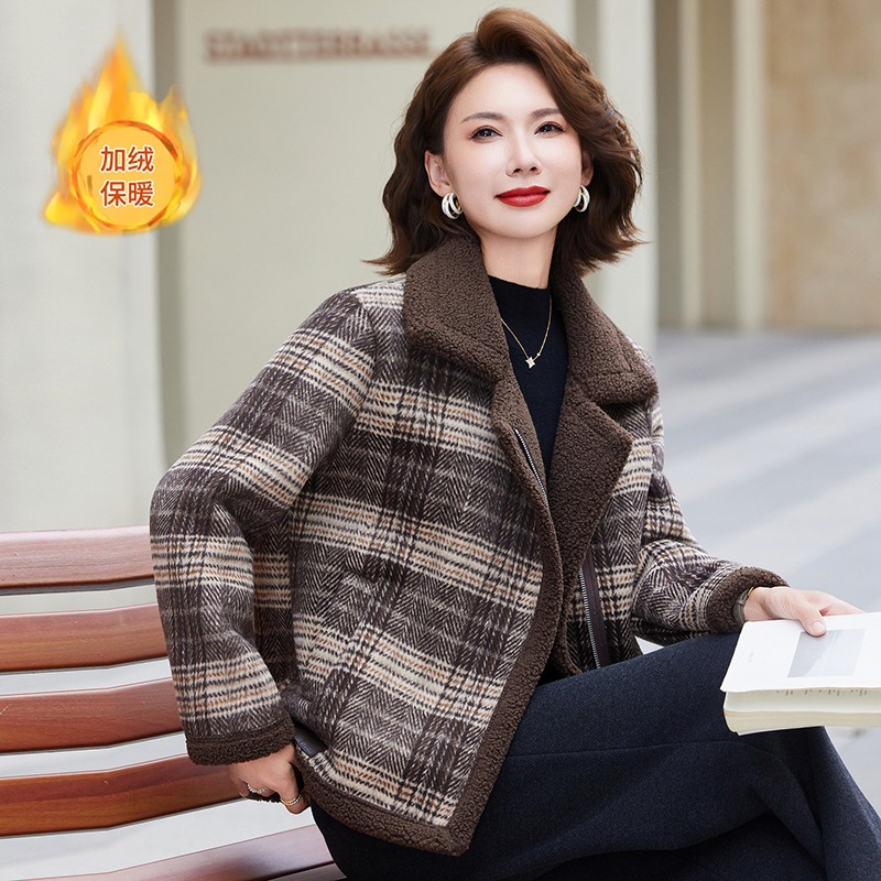 羊羔毛绒外套女2025冬季新款格子毛呢大衣加绒加厚短款保暖棉衣服