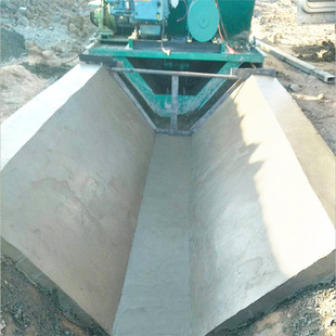 沟渠灌溉混凝土滑模机 河道边沟滑模成型机 水利工程摊铺衬砌机