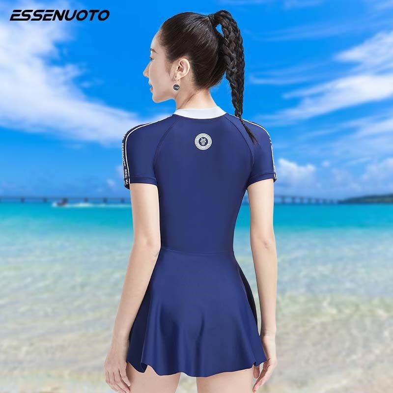 泳衣女款2024新款夏日海边沙滩度假游泳衣大码保守高级感连体泳装