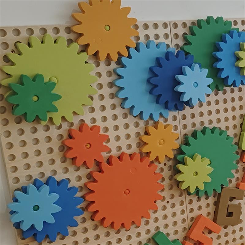 幼儿园拼插积木蘑菇插钉益智走廊墙面玩具插珠轨道墙壁儿童洞洞板