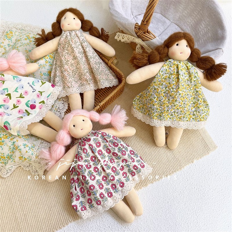 韩系手工布艺碎花裙娃娃玩偶可爱麻花辫公仔陪伴布偶女孩礼物