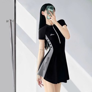 泳衣女士b连体保守2025新款 高级感游泳馆专用泳 女孩遮肚显瘦大码