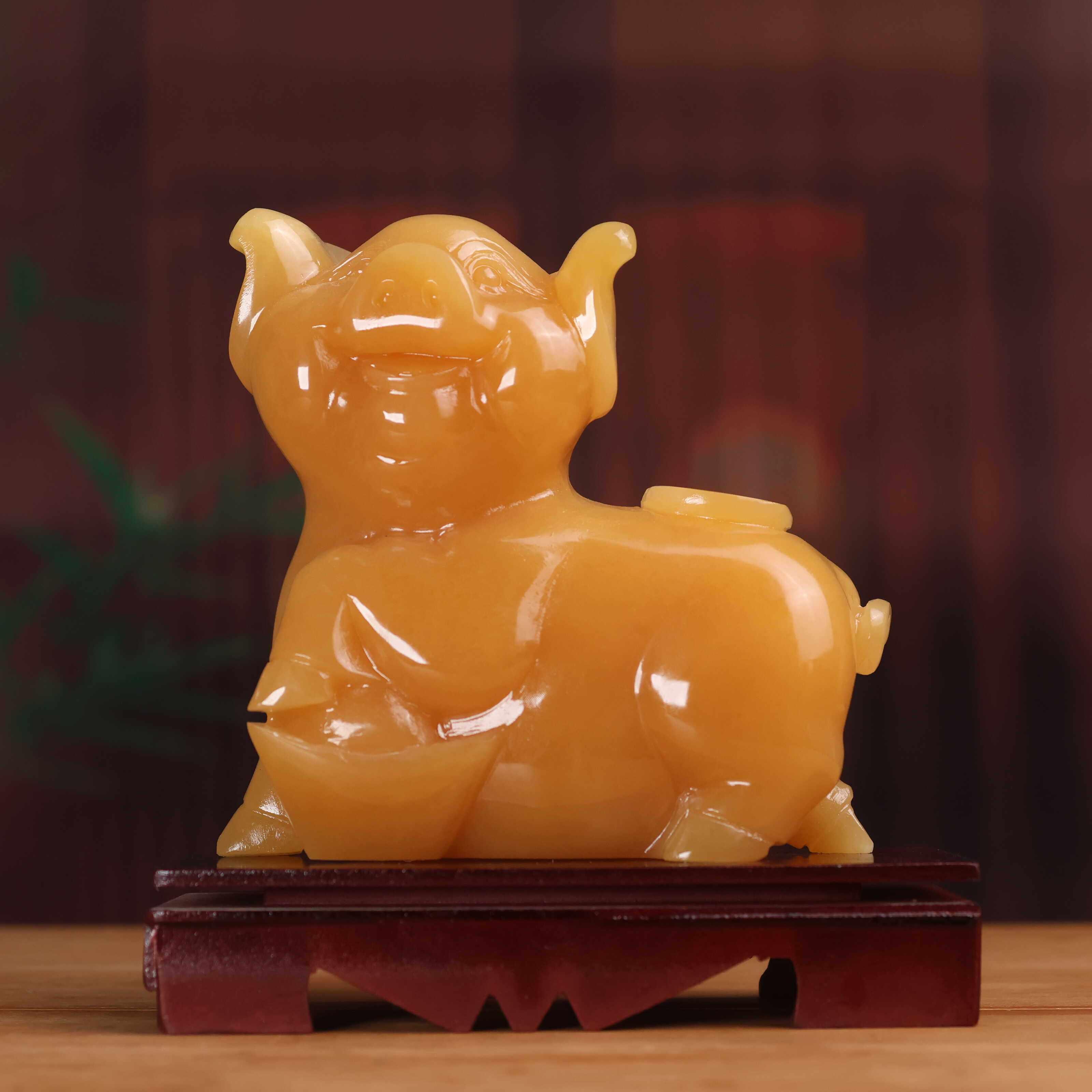 天然米黄玉富贵猪风水猪摆件玉石十二生肖客厅办公室摆件