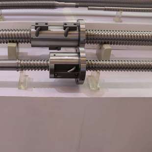 高精度轴承钢滚珠丝杠副 车床配件右旋研磨全螺纹螺母往复丝杠