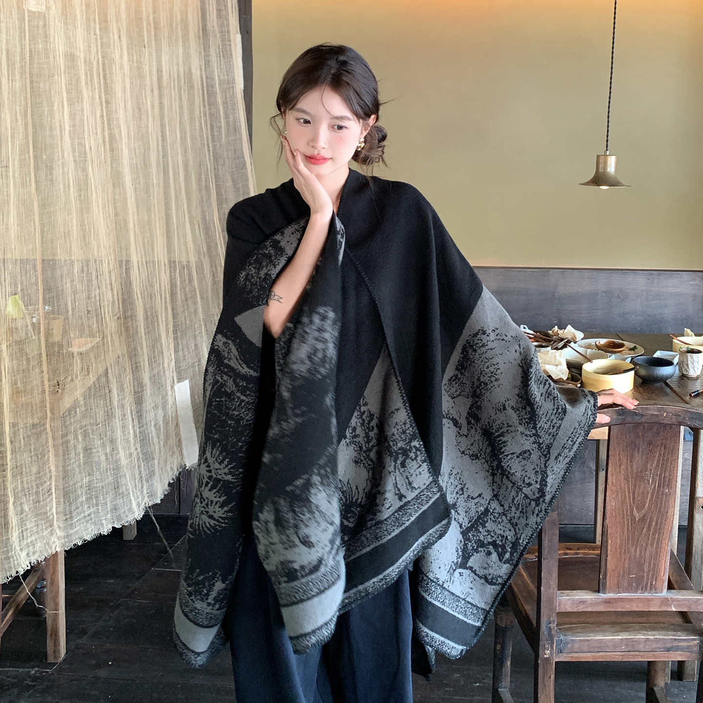 『东方美学』高质仿羊绒国风大披肩秋冬时尚开叉斗篷披风围巾批发