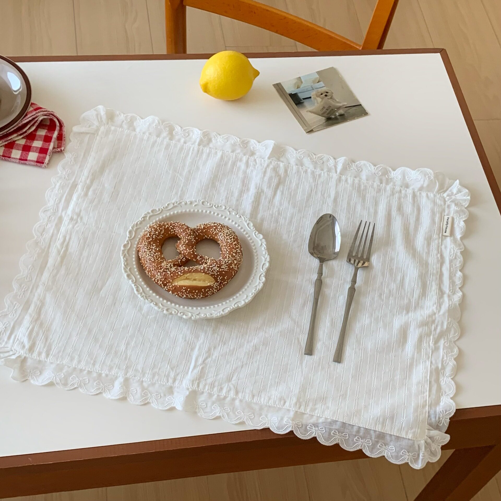 韩式ins风蕾丝边餐垫杯垫简约多功能防尘盖布茶几垫美食拍摄餐巾
