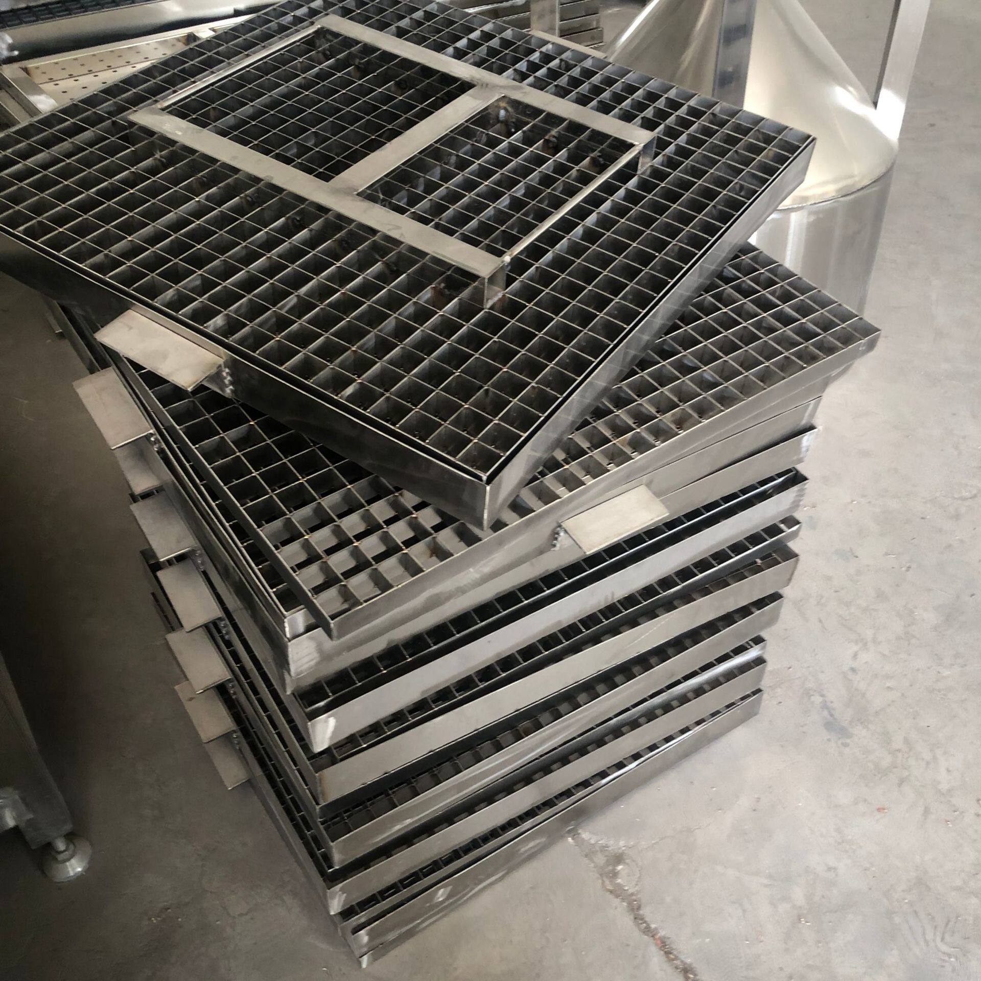 可以定制的不锈钢加厚包浆豆腐磨具一次可出300个的云南特产