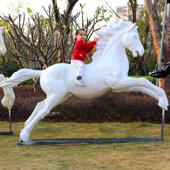 户外大型模拟马雕塑玻璃纤维八匹马摆件公园景区动物草坪装 饰小玩