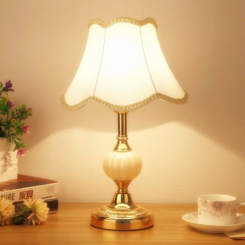 2024年新款卧室床头台灯轻奢高级感欧式台灯女孩卧室插电式床头灯