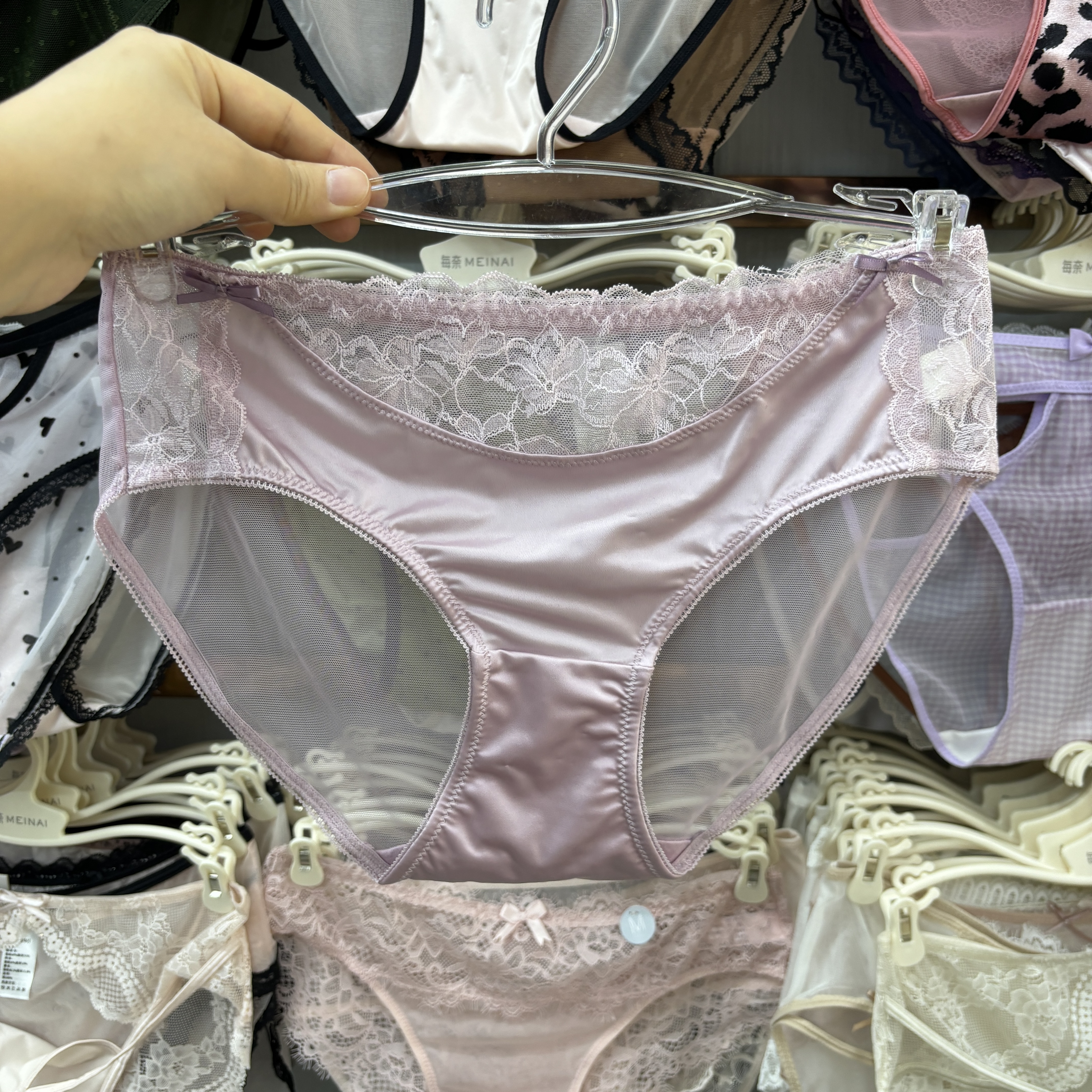女内裤法式缎面蕾丝性感蝴蝶结薄纯欲透气女士三角裤光面棉裆