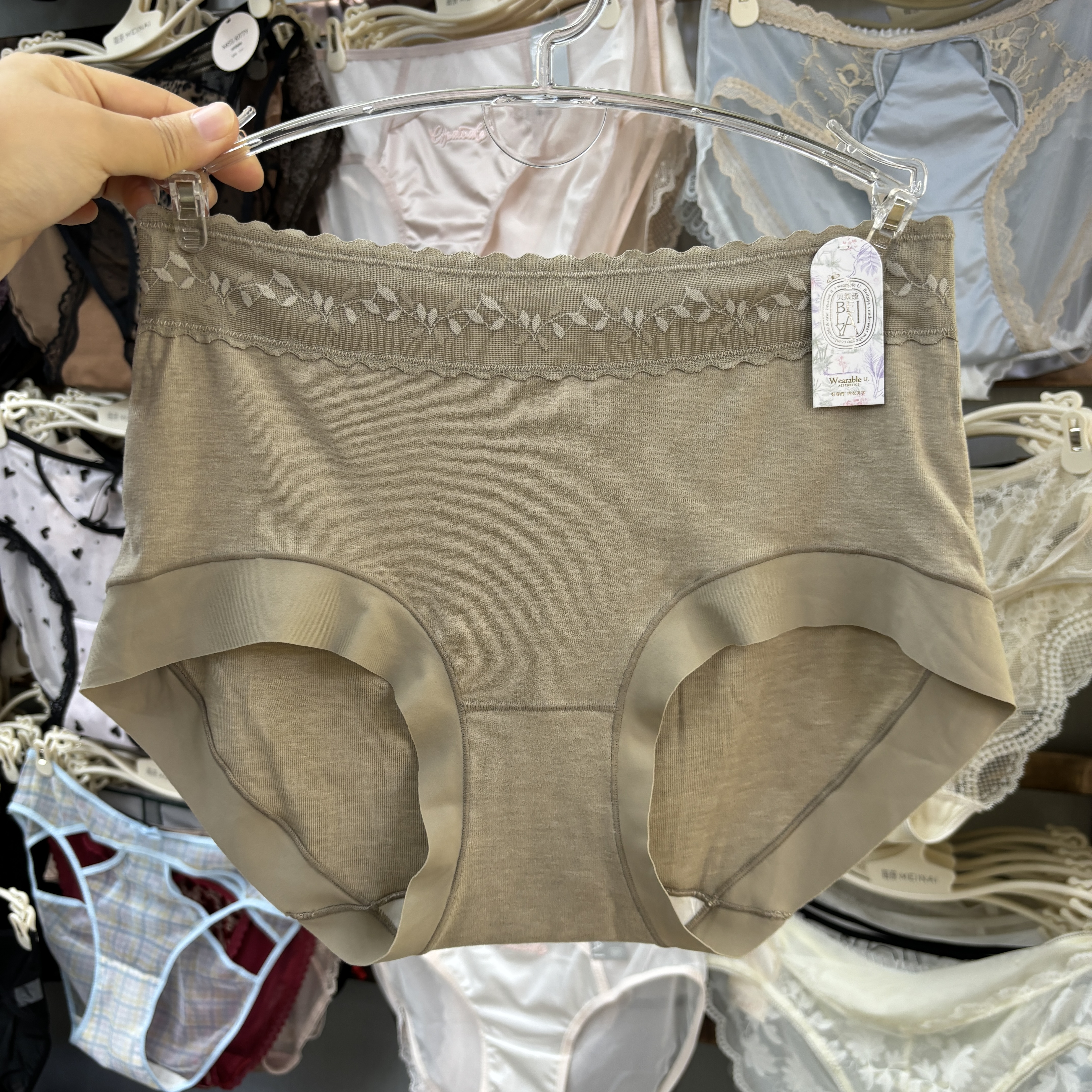 贝莱娅3604内裤女中腰蕾丝包臀无痕舒适三角裤性感女士短裤