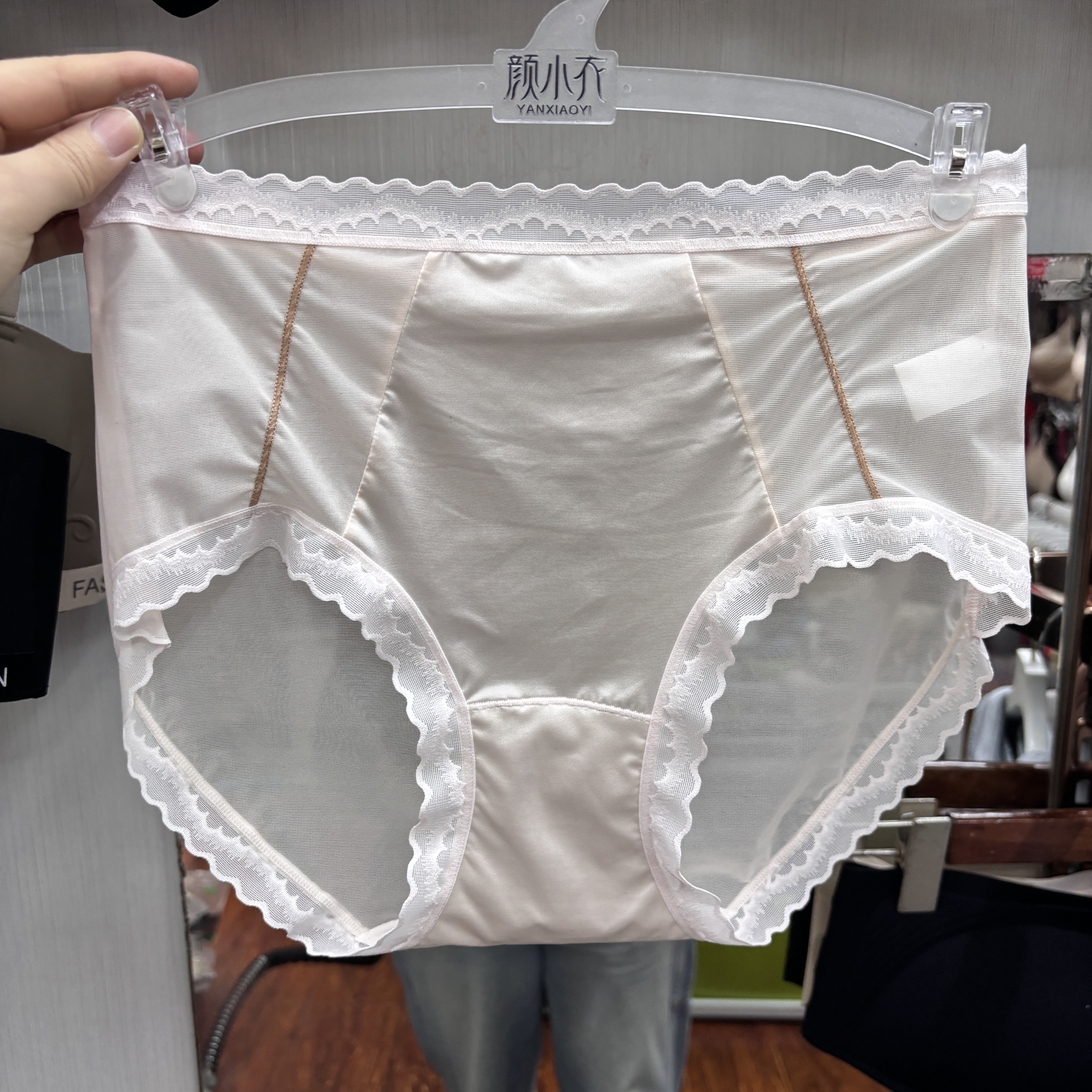 轻奢性感蕾丝内裤女透明网纱春夏季薄款中腰无痕透气短裤