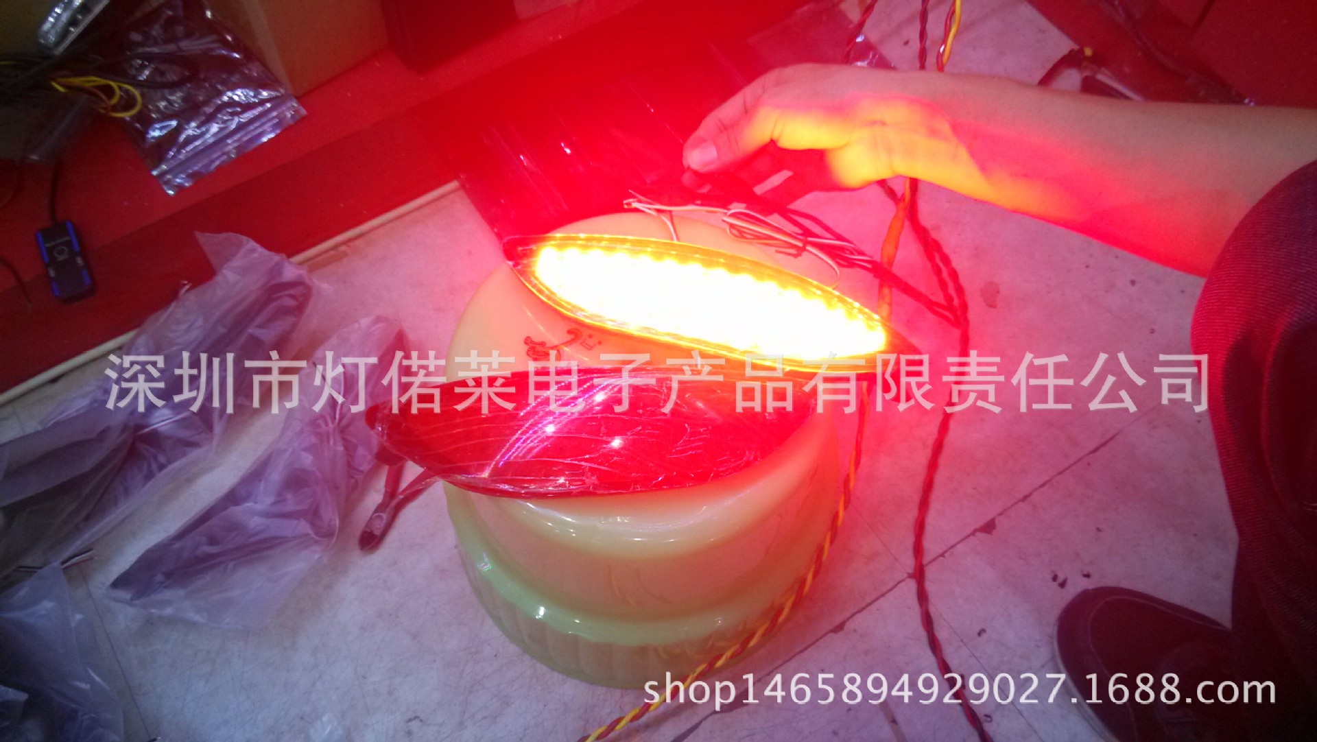 三厢适用于现代雅绅特后杠灯LED雅伸特刹车灯尾灯accent solaris