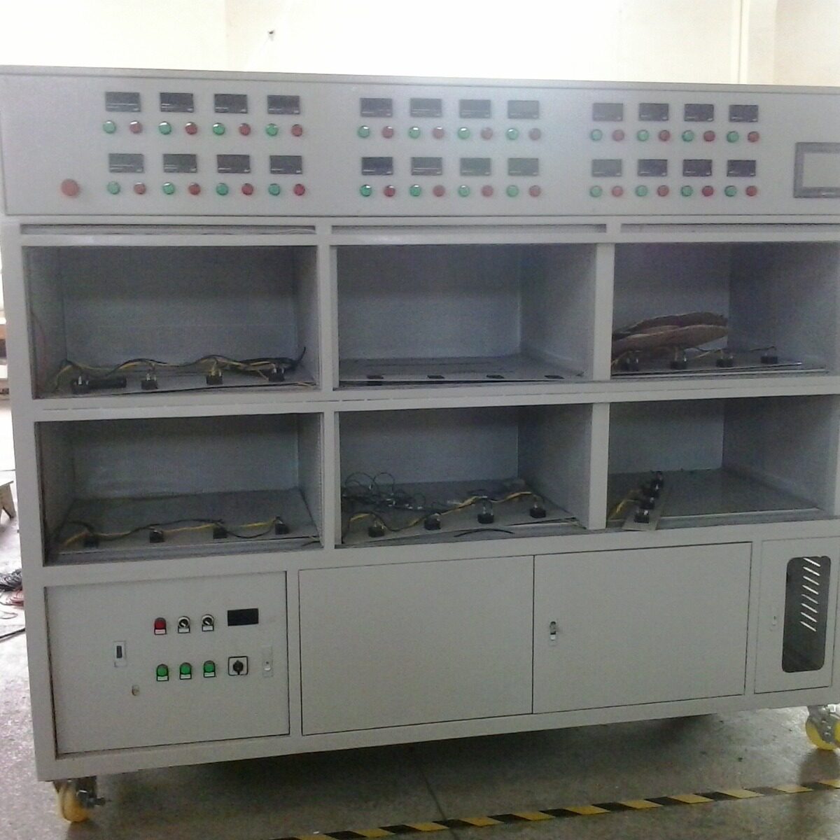 供应192位电动工具老化车 点烟器老化架 电子产品充电 放电柜