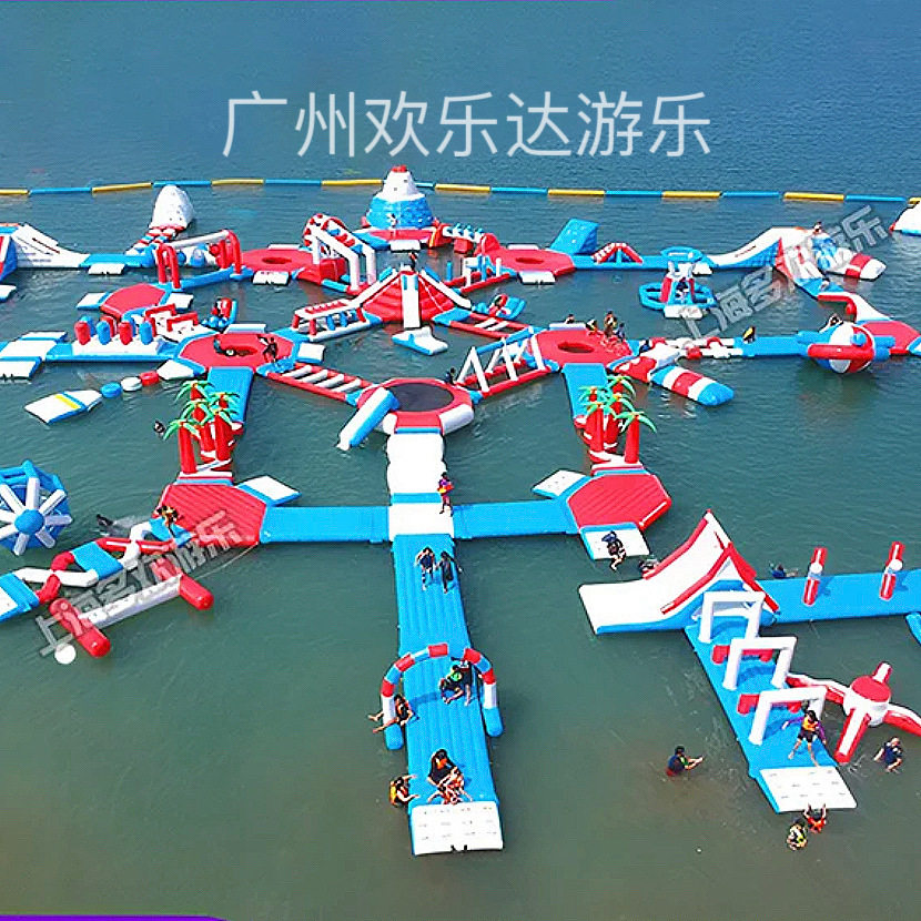 大型水上闯关冲关移动乐园充气滑梯海上组合漂浮蹦床充气滑梯