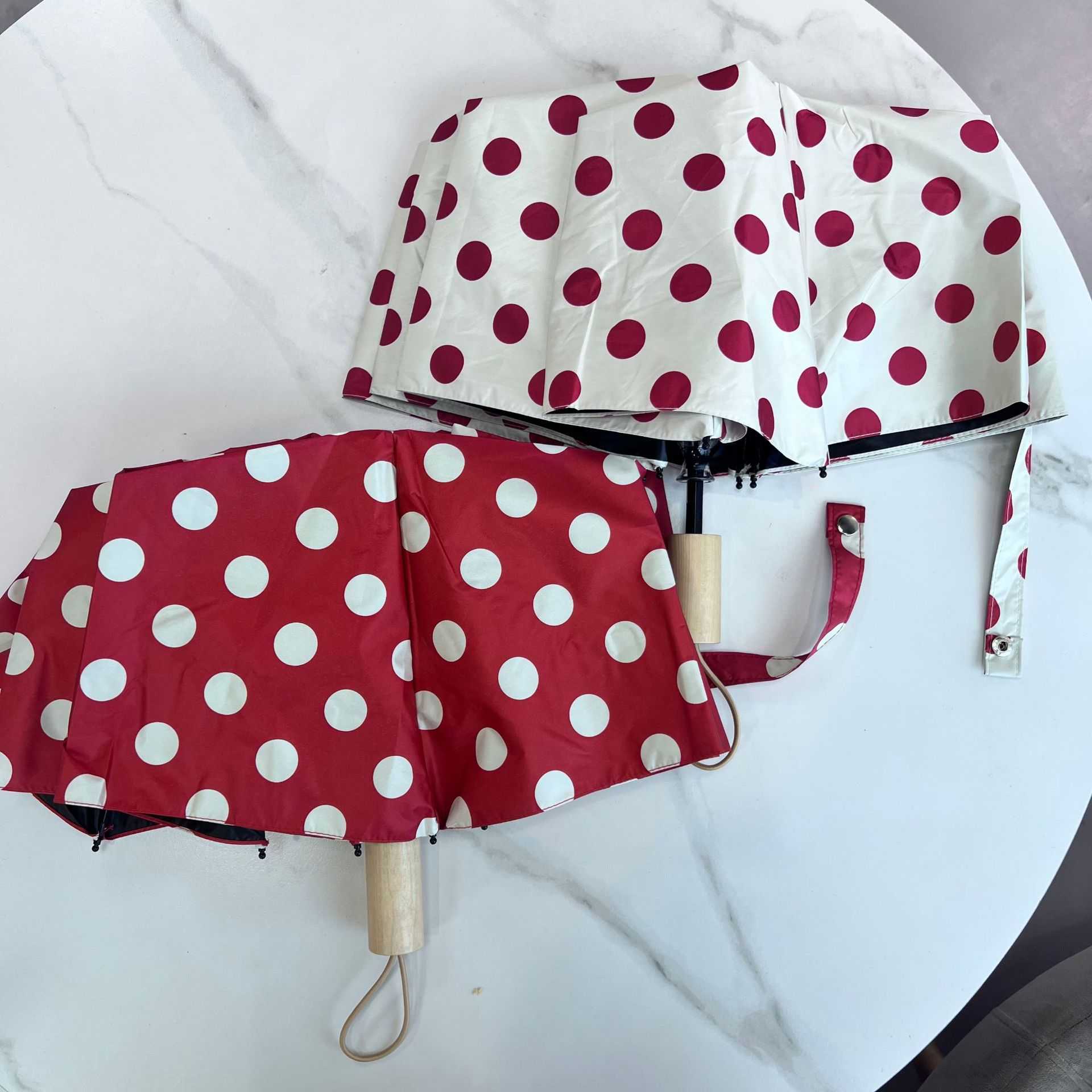 新款直销港风复古大波点文艺女黑胶雨伞遮阳防晒防紫外线三折叠晴
