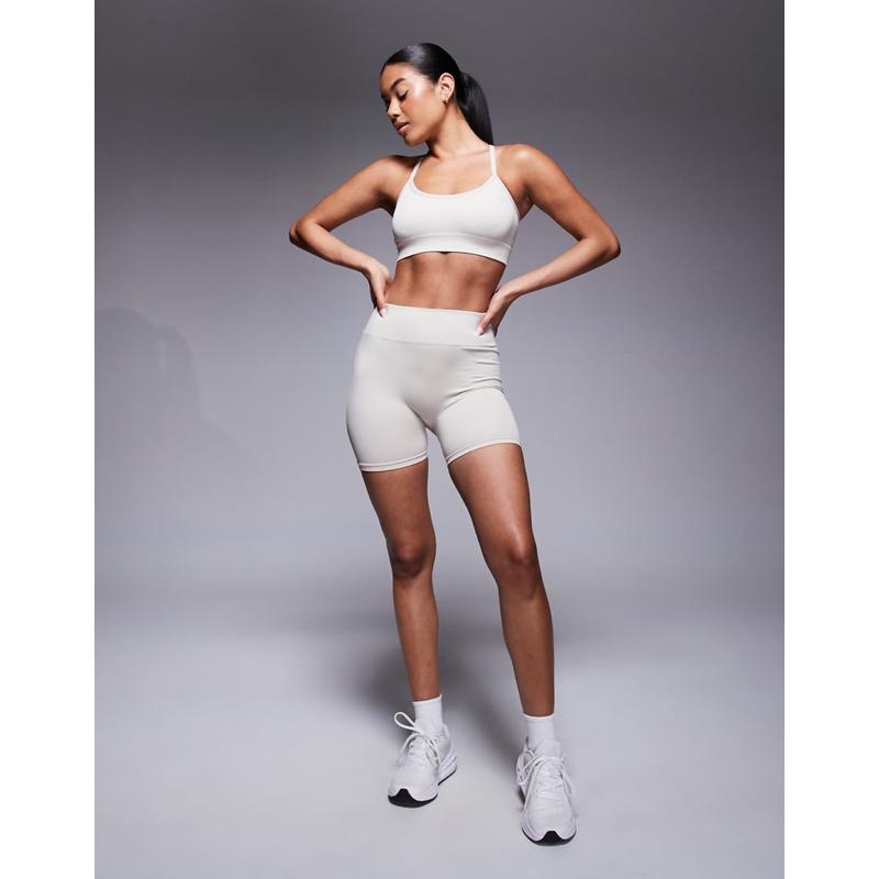 Adidas 女士 运动短裤 4"" booty 训练针织浅棕短裤