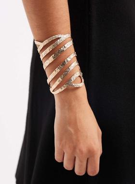 ASOS DESIGN 女士 手链 大号镂空设计锤痕金色色调手镯