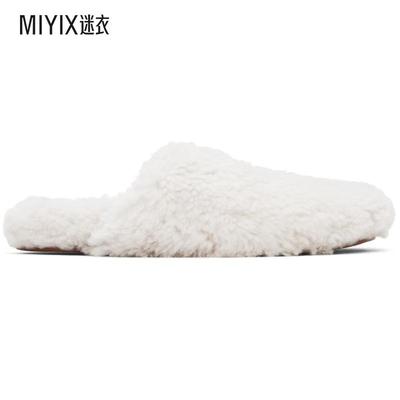 Yves Salomon 女款灰白色 Merinos Curly Lamb 拖鞋 迷衣时尚