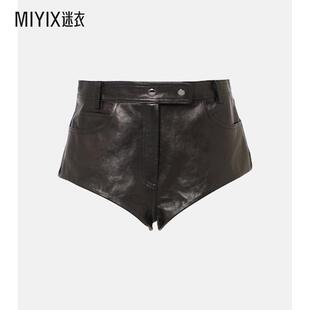 迷衣时尚 Magda 高腰皮革短裤 女款 Butrym
