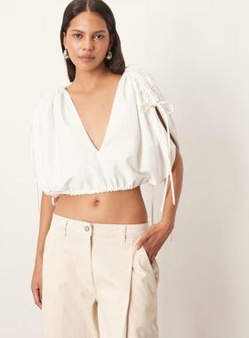 ARRANGE 女士 T恤 深V褶皱米白色上衣