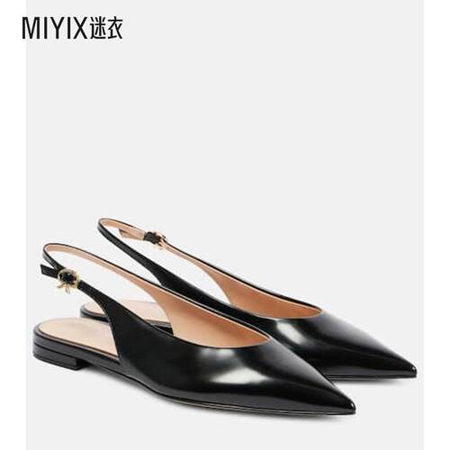 Gianvito Rossi 女款Robbie 05 抽跟皮质露跟平底鞋 迷衣时尚