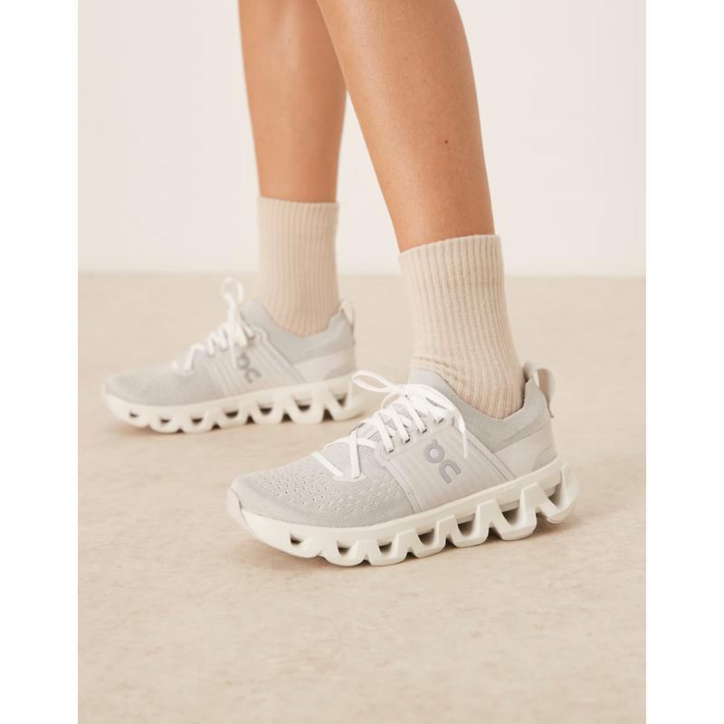 On 女士 运动鞋 Cloudswift 4 running 训练鞋(灰色)