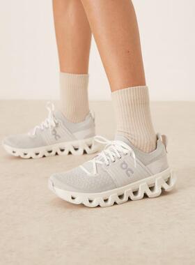 On 昂跑 女士 运动鞋 Cloudswift 4 running 训练鞋(灰色)